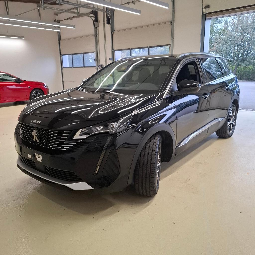 PEUGEOT 5008 1.5 BLUEHDI GT 130 CV Visiopark 2; Metallic paint; GPS