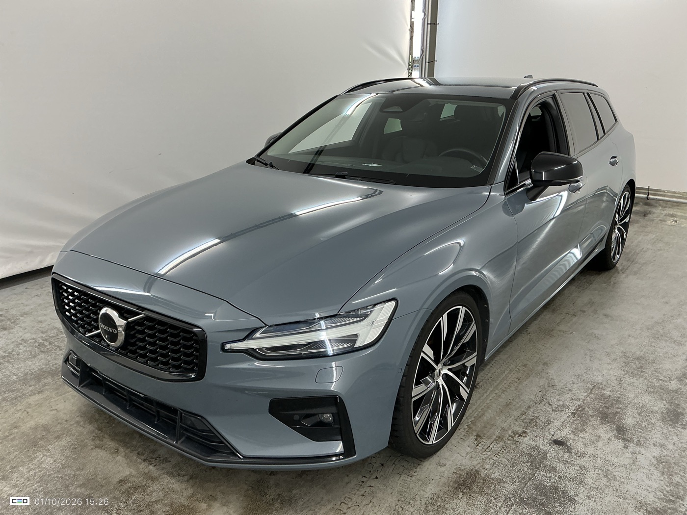 VOLVO V60 2.0 B3 MHEV PLUS DARK DCT