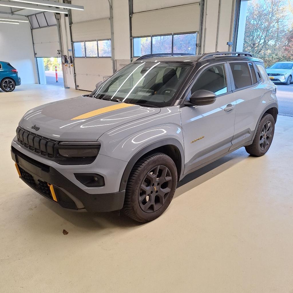 JEEP AVENGER 1.2 MHEV 4XE THE NORTH 136CV GPS, PDC, Gloss paint with black roof de ocasión